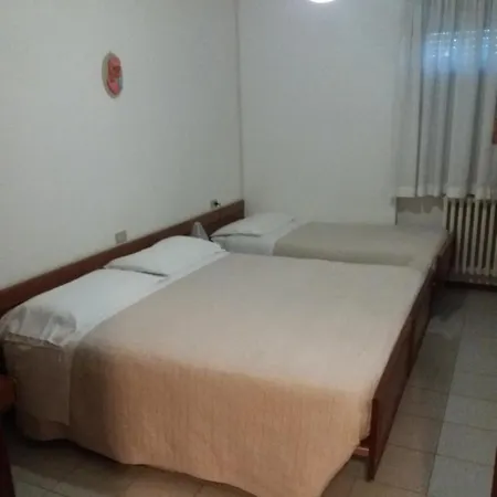 Cacciatore Szálloda 2*